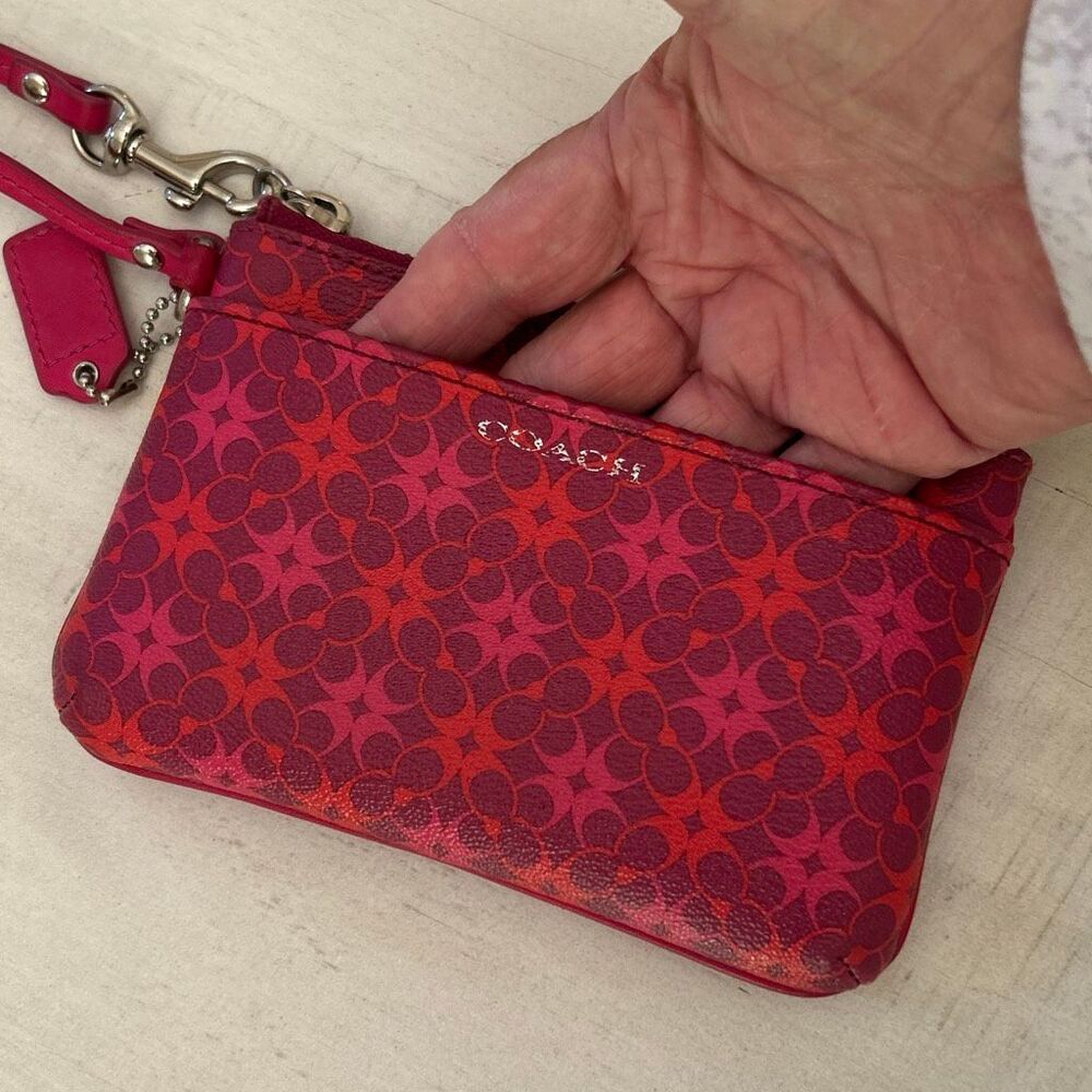 COACH Pink Pattern Wristlet W Tag - Picture 6 of 8